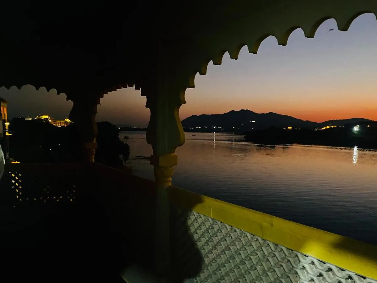 Haveli Balavh With Lake Facing Balcony Hotel Udaipur 3*,  India