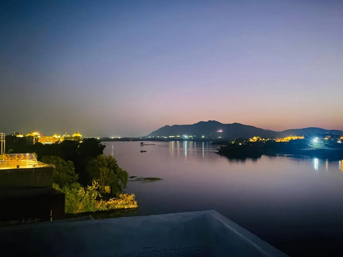 Haveli Balavh With Lake Facing Balcony Hotel Udaipur