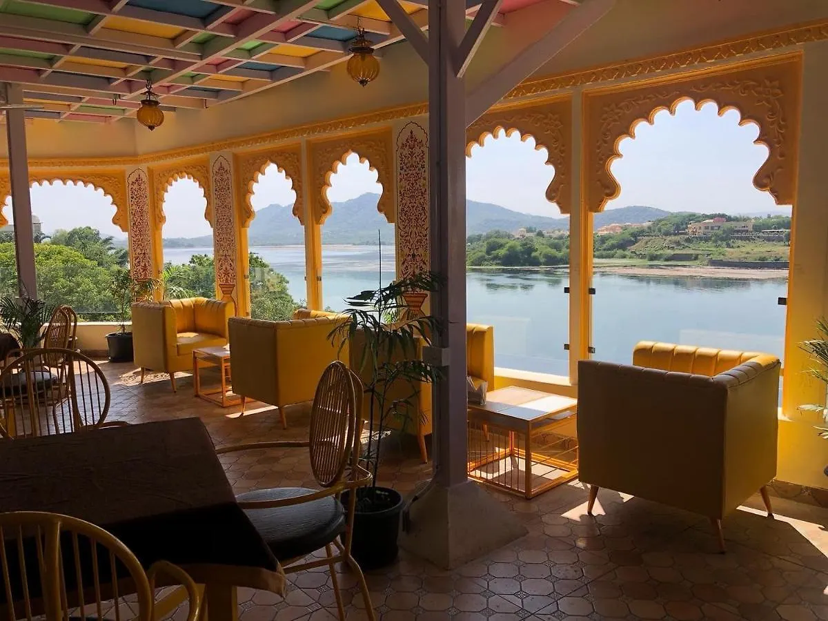 Haveli Balavh With Lake Facing Balcony Hotel Udaipur