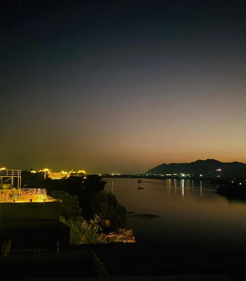 Haveli Balavh With Lake Facing Balcony Hotel Udaipur