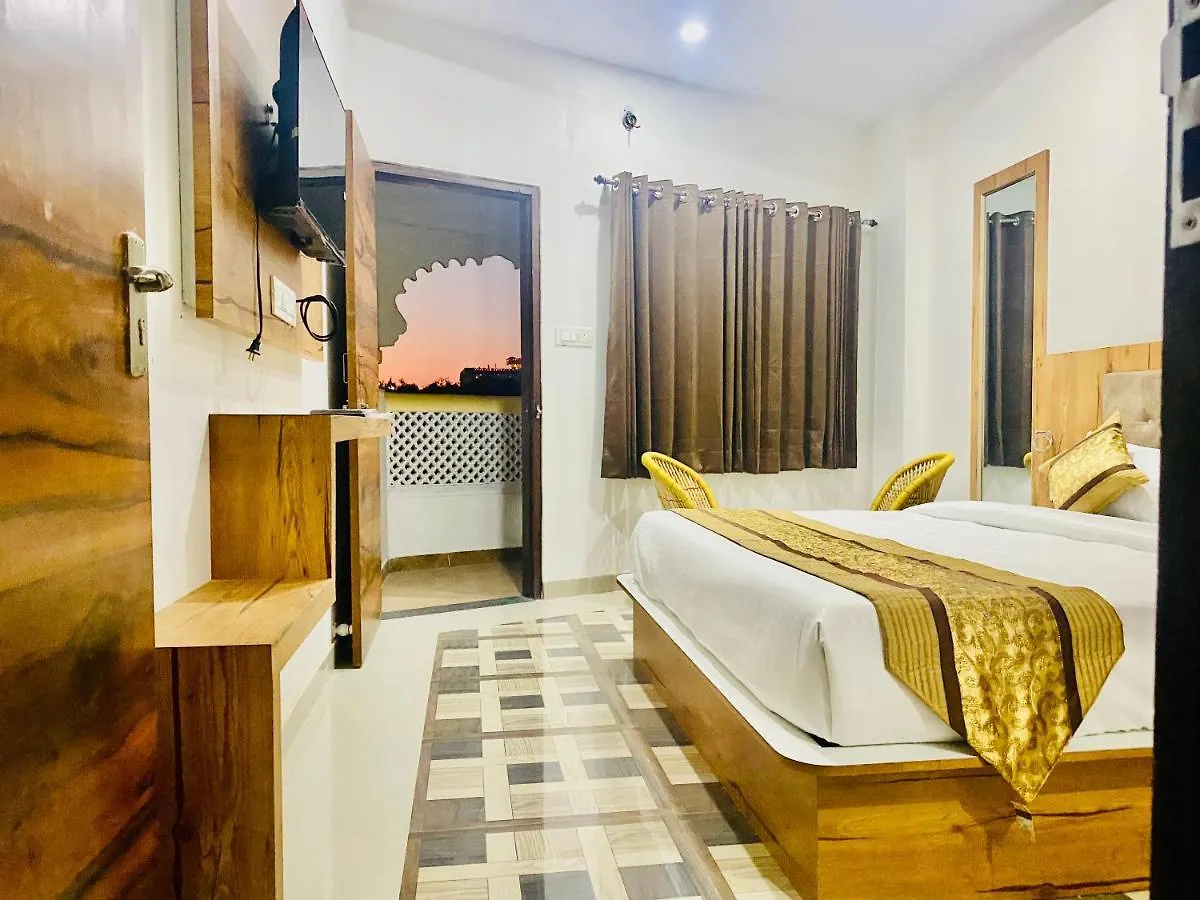 Haveli Balavh With Lake Facing Balcony Hotel Udaipur