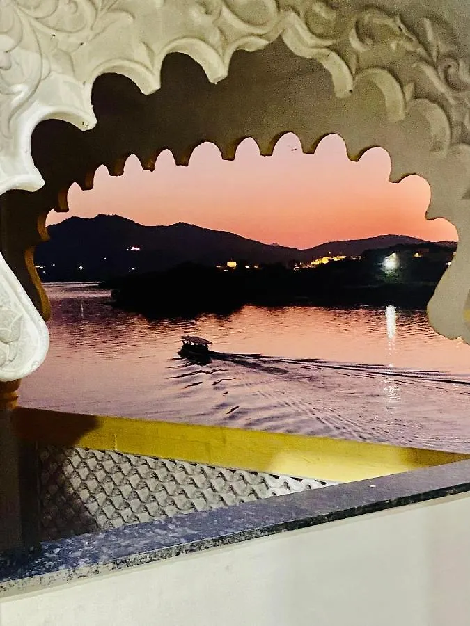 Haveli Balavh With Lake Facing Balcony Hotel Udaipur
